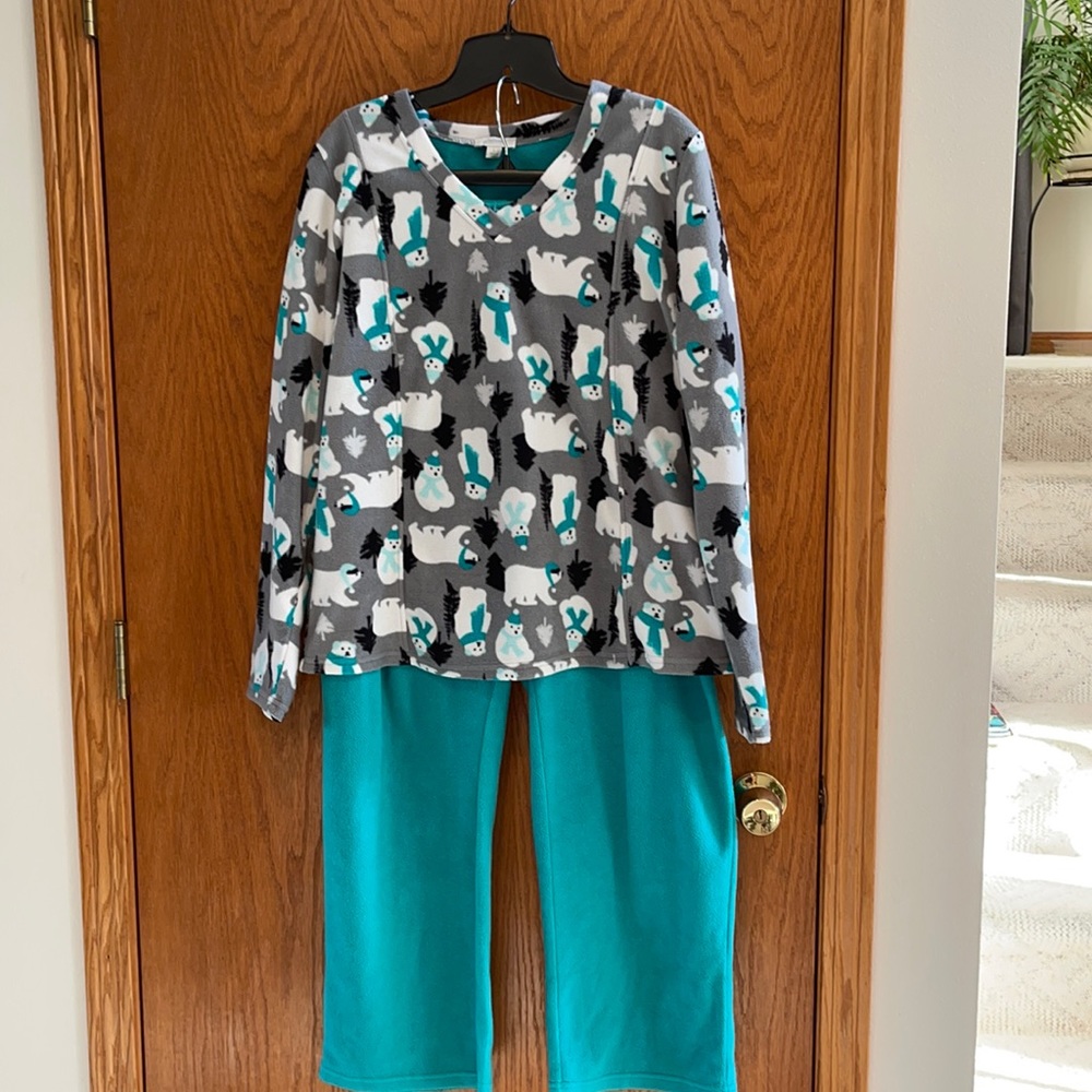 Women’s Intimate Essentials Pajama Set Sz L